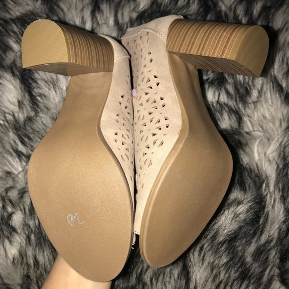 Nude block lace up heels BRAND NEW! - Picture 3 of 3